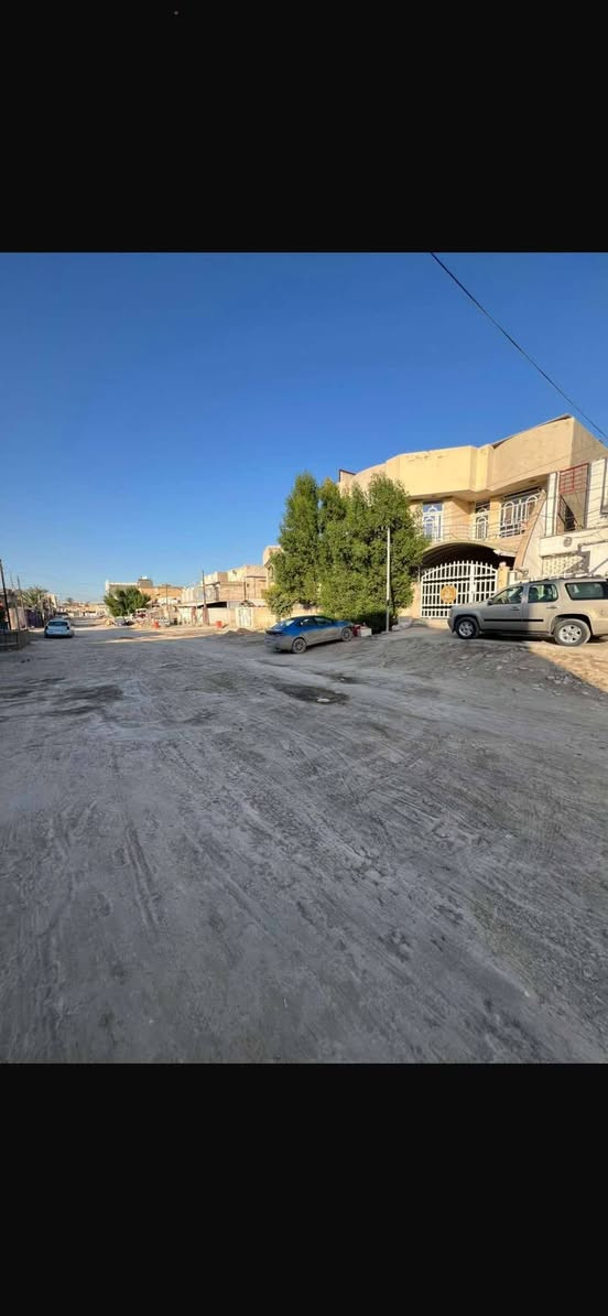 🏡 دار للبيع – طابو صرف
📍 الموقع: شارع الحسينية – شارع 60
✨ فرصة مميزة للسكن العائلي في موقع هادئ وقريب من جميع الخدمات
📐 المساحة: 180م²
🏗 سنة البناء: 2017 – بناء حديث ومتين
💰 السعر: 295 مليون قابل للتفاوض
📍 تبعد:
▪️ 50 متر عن الشارع العام
▪️ 500 متر عن الجمعية
🏠 تتكون من طابقين:
🔹 الطابق الأرضي:
مطبخ واسع + استقبال مريح + كليدور
غرفة نوم + مجمع صحيات
منور + فسحة خلف البيت
🔹 الطابق العلوي:
3 غرف نوم + كليدور
مجمع صحيات
🛏 مجموع غرف النوم: 4 غرف
📞 للاستفسار:
***********📲
***********📲
(اتصال & واتساب)
