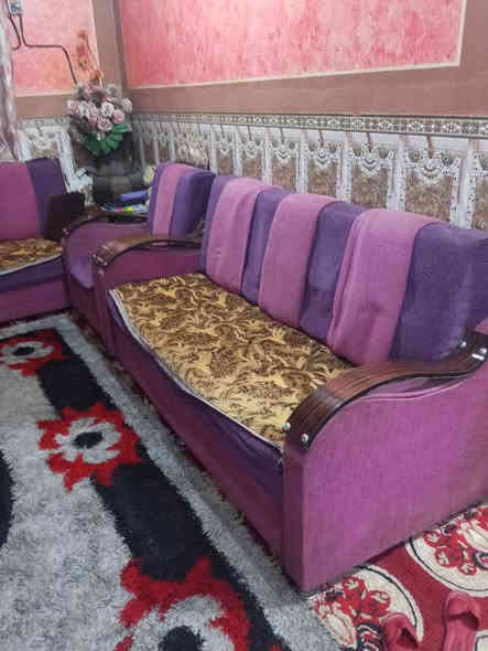 تخم للبيع نظيف وحلو انجاره عراقي شغل قوي سعره 100الف وبي مجال مكانه كاطون الرازي ***********
