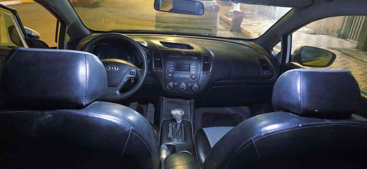 سلام عليكم شباب سيارة كية فورتي مديل ٢٠١٤ سيارة مكفولة مكينة سيارة نضيفة 
محرك 2000 دوش 
تجي داور تاخض مكاني عمارة قضاء ميمونة  
سعرها علا رقم ***********
