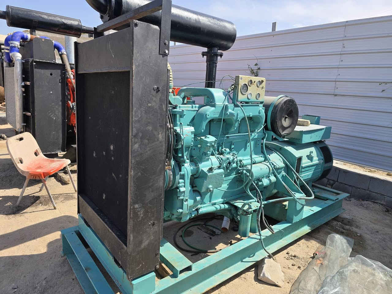 سلام عليكم كمنز 5 ونص 300 كيفي مولد جديد سعرها 55 ورقه وبيهه مجال ***********
