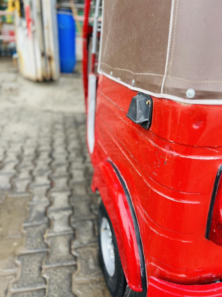 سلام عليكم ورحمة الله وبركاته 
تكتك موديل 2018 رقم واسط انكليزي هزه جديده 
معمره دوسه وبيه لغد مرشوش وباقي كفاله عامه مكينه مال ٢٢ دراجه ماناقصه برغي مال جناي الاستفسار اتصل وبيك خير وتدلل 
***********
