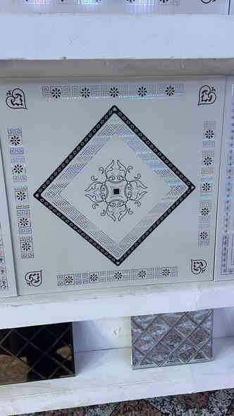 بلاستك صيني وليس ايراني الثقيل 8مل الضمان متوفر الان في مجمع الرشيد للديكور
***********
