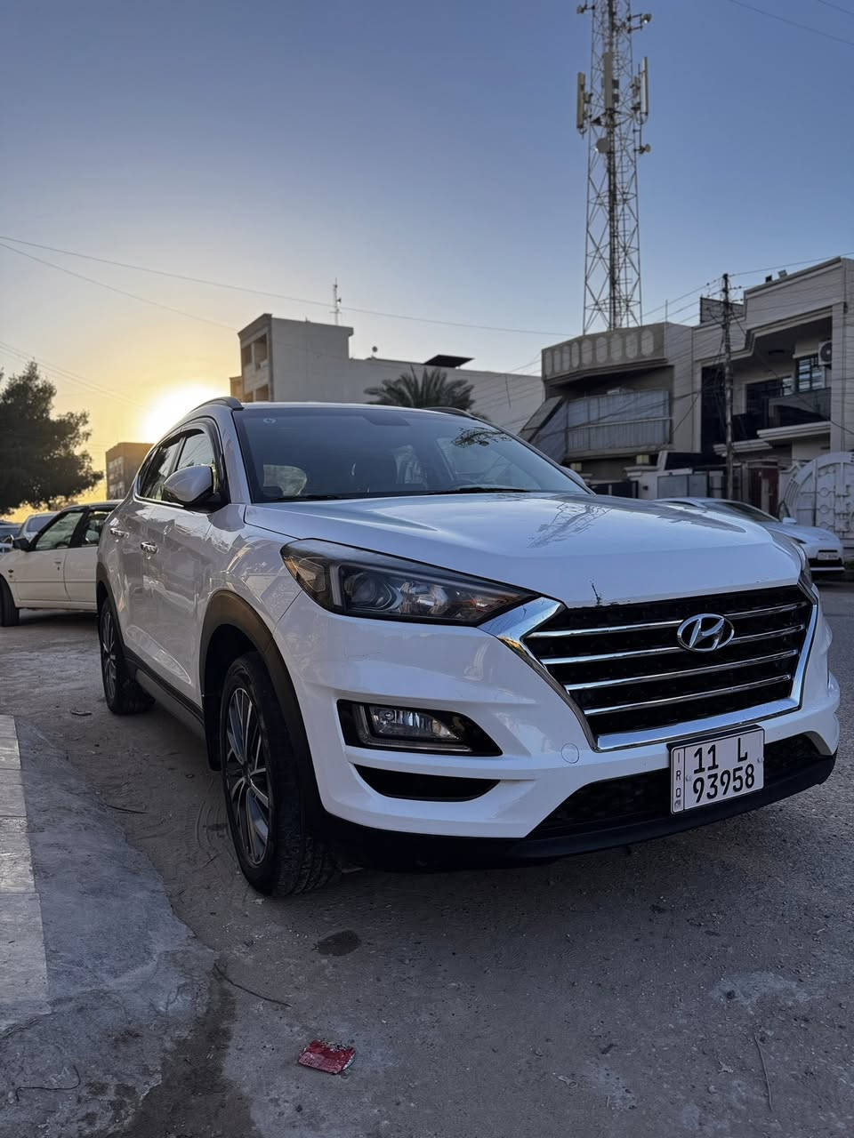 سلام عليكم

توسان 2020  خليجي فول مواصفات عدى الفتحة 
السياره بيها حالوب بسيط قماره وبنيد وبيها طخه بسيطه بلباب والباقي مكفول 
مواصفات 
بصمه ابواب +تشغيل 
كراسي عدد 2 كهرباء 
شاشه 
كامره خلفي دوار 
مشدودله منظومه كامله زنون اصليه 
لد نهاري 
حساسات 
شاحن واير ليس 
شاشه اعطال 
تحكمات فول 
تغير وضعيات قياده 
وبعد اهواي مواصفات 
مكانها بغداد جكوك
السياره رقم دولي جديد وبأسمي تحويل ثاني يوم 
السعر 185 وبيها مجال ان شاءالله 
***********
