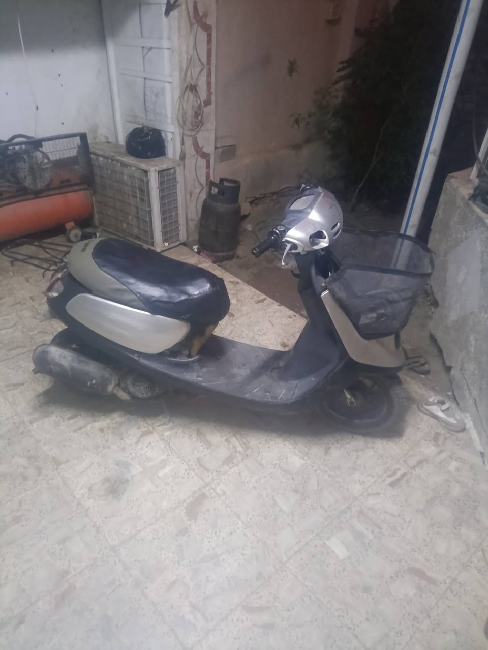 سلام عليكم دراجه منخولي 2003 الدراجه بيهة صوت بل بوربرين الكير السعر 100وبيهة مجال رقم الهاتف ***********
