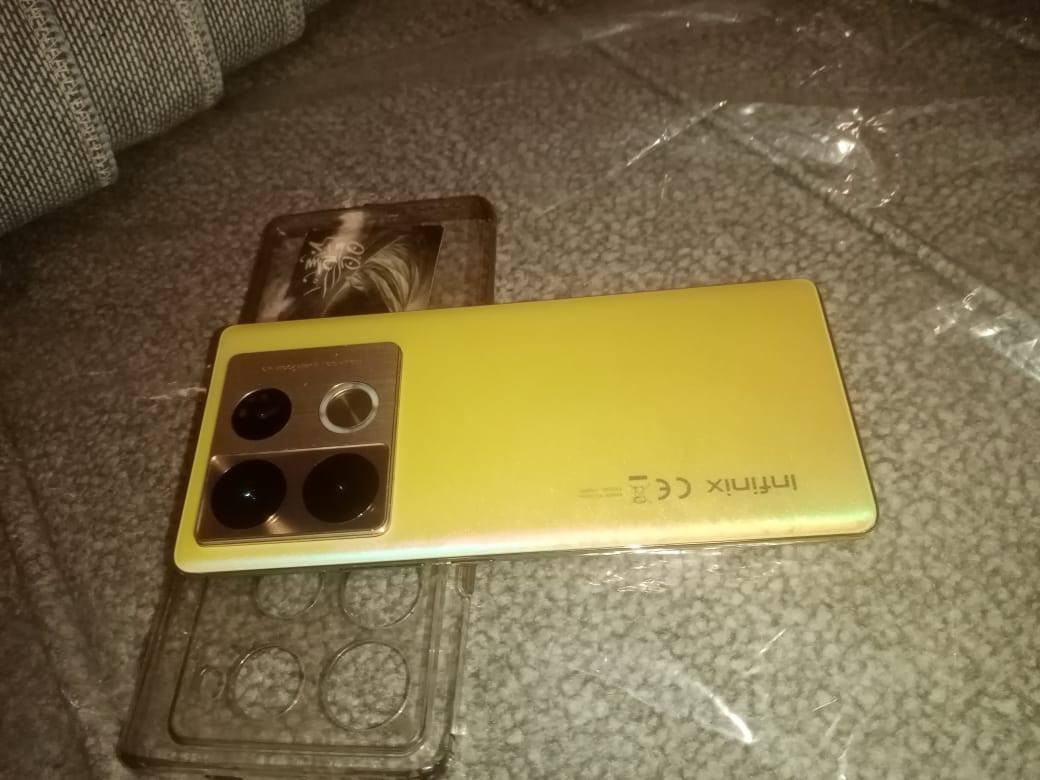 انفنكس نوت 40برو ذاكره 256شاشا مضلع جهاز جديد مراوس 11برو ماكس بغداد ***********
