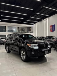 لاندكروزر V6 • ٢٠١٤ • ١٦٥ الف كم
