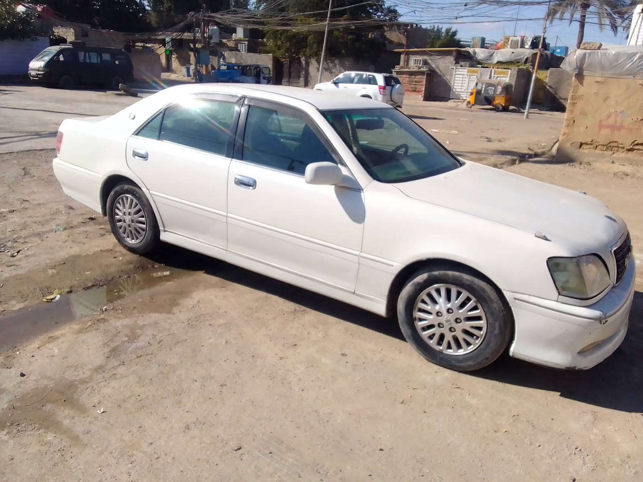 للبيع اؤ مراؤس
ملكه صدر جديد تخم تاير جديد باتري جديد داخله حلؤؤ بديه حلؤ مابي طخات نقصه بس التبريد عاطل 
رقم كركؤك 
السعر 37
مكاني بغداد الشعله 
رقم الهاتف ***********
