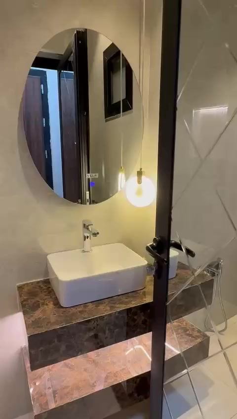 بيت بالجوهرة الزون الثالث  للبيع  موقع جدا مميز جاهز للسكن
نوع ..  طابق ونص مساحه  250 م مسكون صار اقل من سنة..
🏤يحتوي على اضافات 
1- غرفتين فوك مع تغليف آيزوگام..
2-ديكورات وصبغ جديد مع سقيفة فاخرة..
3-الحمامات اعاده بناء وديكورات فاخرة.
4-الشبابيك والابواب المنيوم.
5-مع البيت ٤ سبالت جديدة و ماطور وسخانات عدد ٢ و ثريا وبراكيتات غرفة المنام الرئيسية..
السعر المطلوب 480 مليون
***********
.***********
