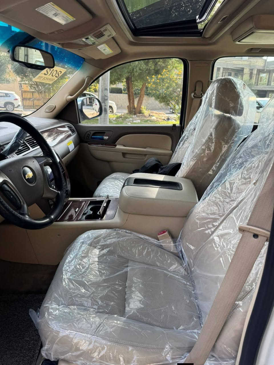 تاهو موديل 2012 LTZ
ماشيه ١٠٠ الف ميل حقيقي 

كامل المواصفات 

شاشه وكامره اصليات 

شاشه بالسقف 

جنطه كهرباء 

وهواي مواصفات معروفه بيها 

السياره وراد امريكي بدون حادث 

بالفحص بيها طلع الجنطه ممطابق الكود 

وباب السايق والصدر فقط مفتوحهزالبراغي فقط

بدون صبغ 

كامله بدون نقص

مكان السياره بغداد اليرموك 
رقم صاحب سيارة *********** 
فقط اتصال غير متواجد عل الفيس
