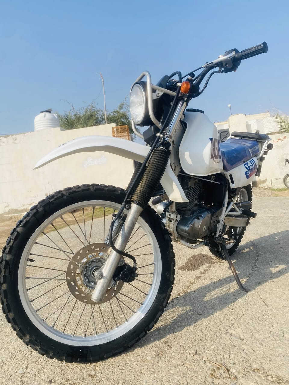 قفاز ياباني دجبل 
مكينه 200
السعر 17وبي مجال 
مكان ديالى مندلي 

0781 247 9497
