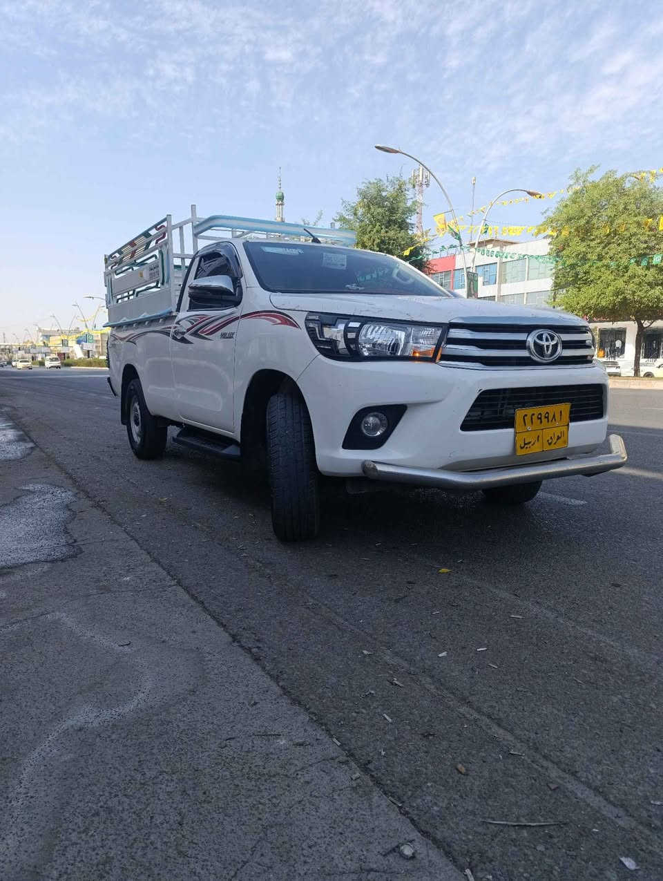 گێر بەشەرت 
مەکینە بەشەرت 
ئەکسل بەشەرت 
شانسی بەشەرت 
یەک دوو شوختی هەیە 
کەمێک دەنگی گونیل پەمی هەیە 
باقی هەمووی بەشەرت 
بێ کێشە و بێ مەسروفە 
ئامادەیە راستەوخۆ بۆ بار بارکردن
شوێن هەولێر 
*********** واتساپ Singapore
