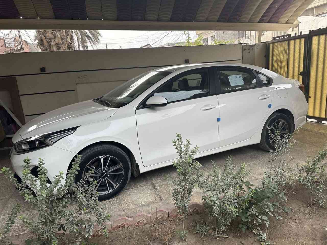 السلام عليكم للبيع كيا سيراتو ٢٠٢٤ بغداد بأسمي ماشية ٢١ كفالة مكينة 2000 المكينة والكير كفالة داخل بيجي ويل كب شاشة وكامرة اصلية داخل جلد ابيض 
العنوان بغداد الكرخ رقم الهاتف 
***********
السعر 179 وبيه مجال
