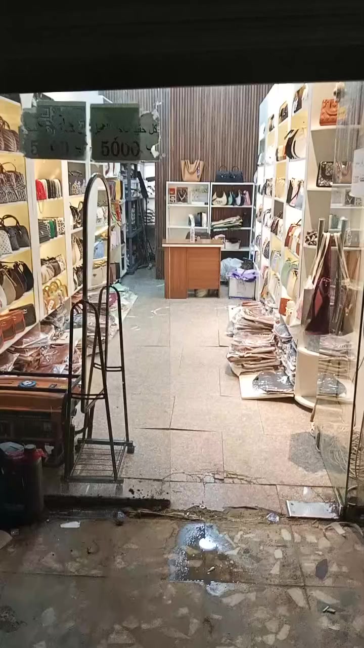 محل ومخزن صغير للبيع 
محل ومخزن صغير للبيع 
السعر 4 ملايين قابله للتفاوض 
الايجار الشهري 500 ألف 
العنوان بغداد باب المعظم قرب مجمع الكليات 
التواصل ***********
