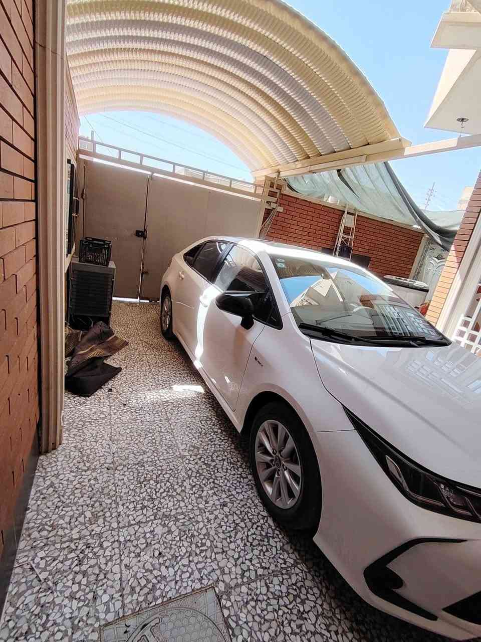 للبيع كورلا هايبرد موديل 2025 ماشية ٧ ألف فول مواصفات عد كشن مو كهربائي بيهة طخة موضحة بلصورة والفيديو بدون شخط رقم بغداد بسمي سعر 157 ورقة مجال قليل رقم الهاتف ***********  شراي اتصل مامتفرغ مراسلات عنواني كربلاء
