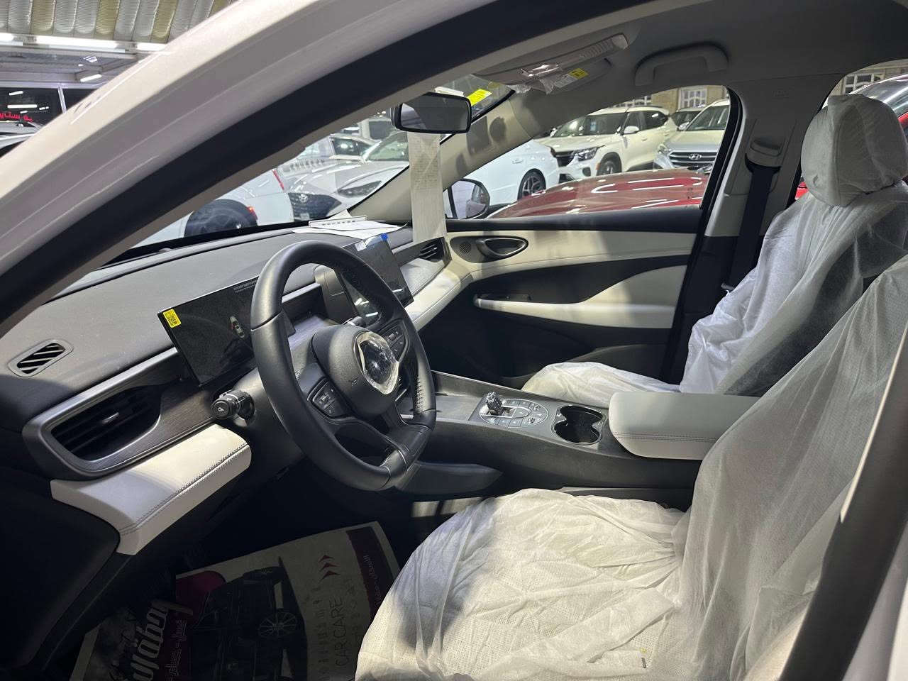 سلام عليكم
Byd سيل 5 زيرووو 2025

السياره كل غراضها كامله بدون اي نقص شاحنه و منفتخ و مثلث و كارت 
رقم بغداد
السياره باسمي تحويل ثاني يوم 
مكاني بغداد حي الجامعه
***********
