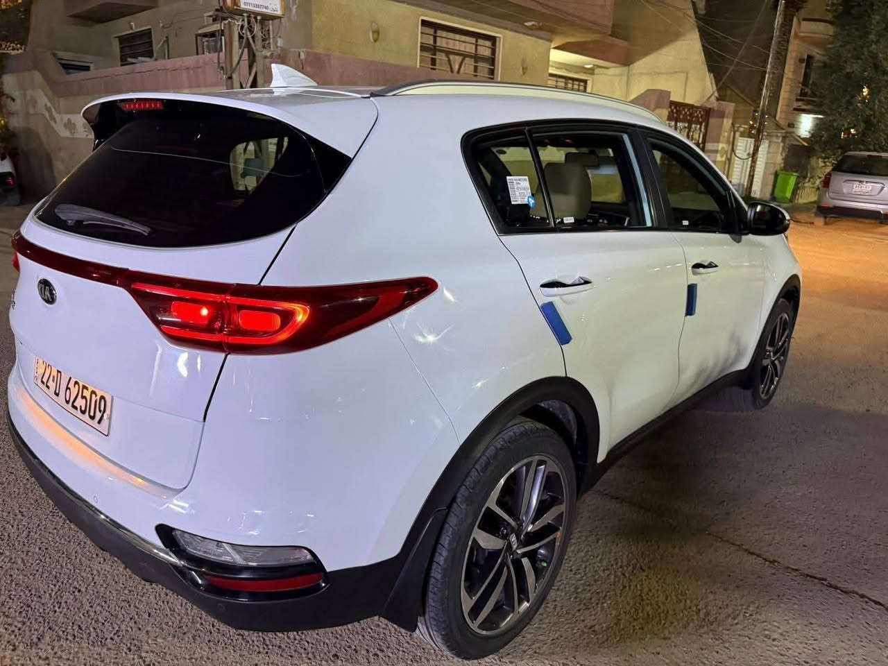 السلام عليكم
كيا سبورتج 2021 خليجي 

سويج 

كاميرا 

حساس امامي خلفي 

شاشة كبيرة كار بلي اصل 

داخل حمصي 

جلد 

اشاير مري و ترحيب 

ماشية 55 الف 

مكفوله 

رقم اربيل شرط تحويل مباشرة سنويه هزه جديد 

210 ورقه وبيها مجال 

اي استفسار 

***********  جعفر 

مكان بغداد البياع او يرموك
