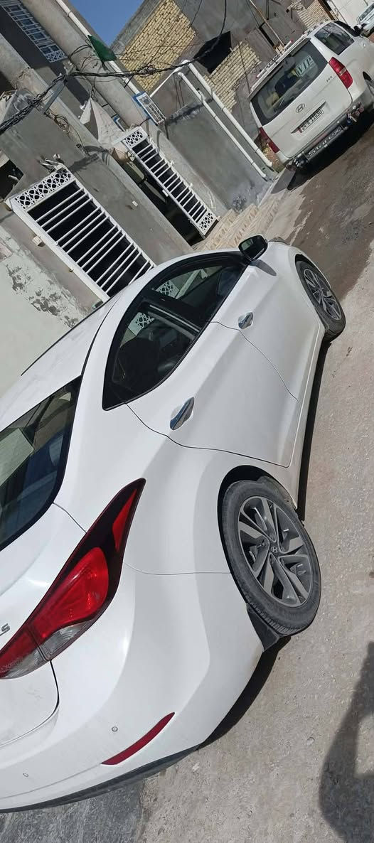 السلام عليكم
النترا 15 فول مواصفات GLS 
بصمه تشغيل وابواب فتحه تحكمات حساسات كامره شاشه ويل كروب مانع انزلاق مري شفط داخل جلد كشن كهربائي رقم اربيل دولي وكاله وتحويل 
مكفوله سياره بيه كرتات زغيره بسيطه باقي كفاله عامه 
كير مكينه تبريد حداديه تخم تاير 
محرك 1800 
مكاني نجف السعر 127 
*********** النجف, العراق
