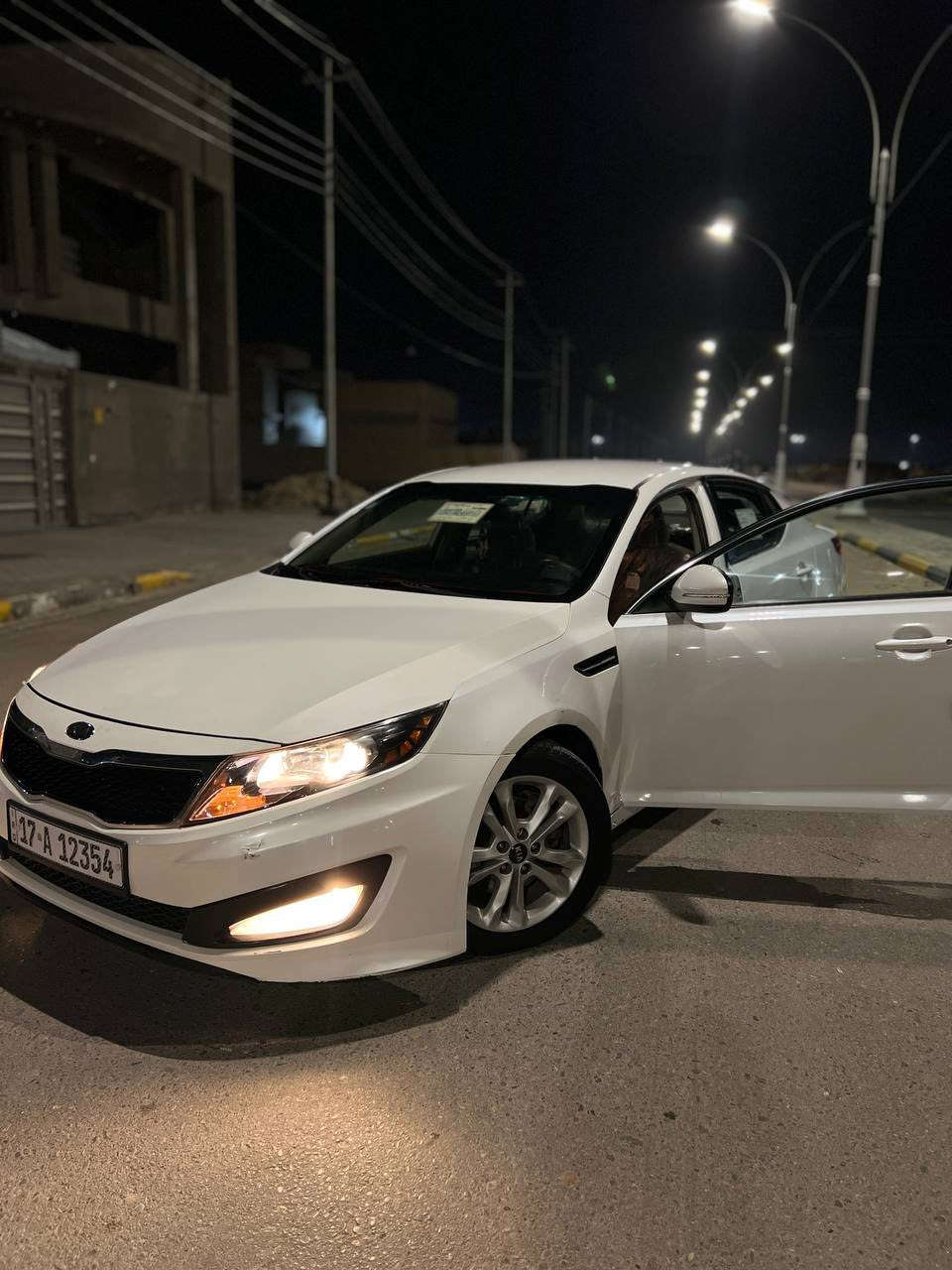 السلام عليكم
اوبتيما موديل 2012 
 
أمريكي حادثها بس دعامية 
و شوية من البنيد 
البدنه ما واصلتها الضربة
 و لا قطعة مفتوح من عدها 
و الباب الي ورة الصدر بيها بارد 

مرقم مثنى بأسمي
 اداورلك ثاني يوم 

- تبريد قطعتين 
- ويل كب
- اشاير بالمري 
السعر 110 و بيها مجال 
للتواصل 
***********
