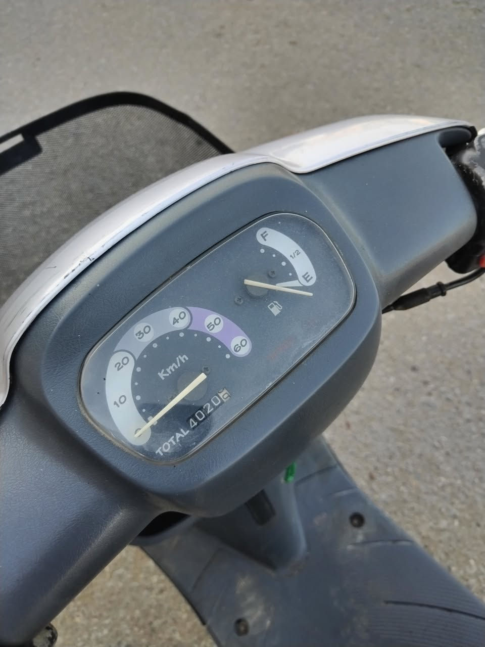 منغولي ٢٠٠٣ مكفوله محرك شرط مامفتوح ناعم شلعه ومعدل كهربائيات كله شغاله سلف هندر لايت هورن اشاير قفل جنطه قفل سكان كفراته بلاديه عداد بانزين عداد سرعه دراجه اخت الحاويه 425 بيهه مجال
***********
