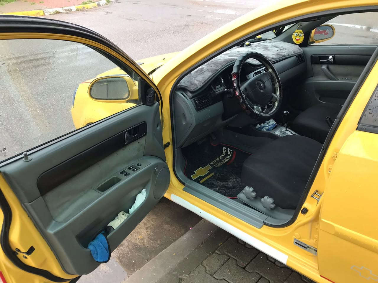 للبيع أوبترا موديل 2012 مشروع وطني رقم بغداد باسمي بيها جاملغ جهة السايق مبدل وبيها باب السايق تصفيه جوة المرايه فقط 77 بيها مجال لاستفسار ***********
