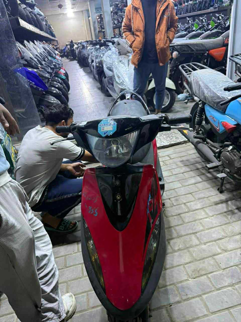 سلام عليكم شباب ماكس عدله للبيع كفاله عامه نقصه مابيه الاستفسار عله هذه الرقم ***********
