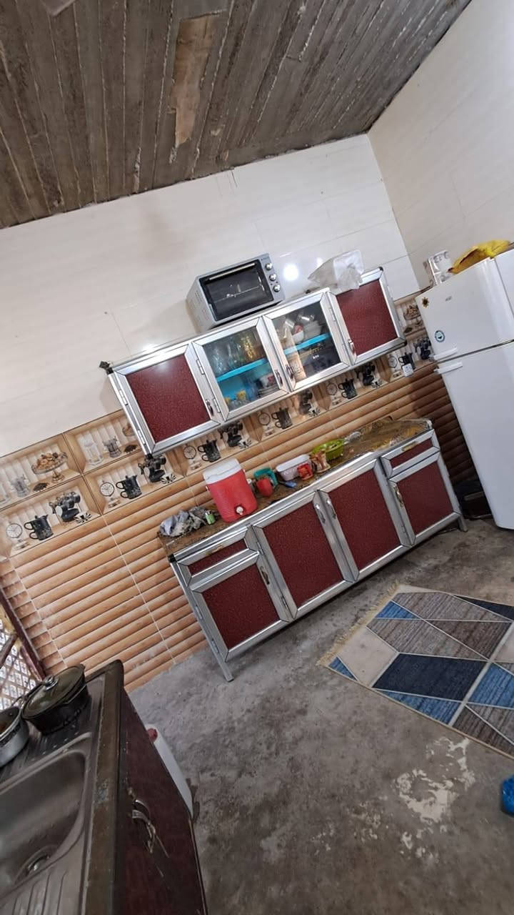 بيت للبيع مساحه ١٨٠بناء حديث العنوان التاميم ابو ذر الغفاري قرب فلكه سلمان باك خدمات كامله ماء تبليط كهرباء يحتوي على غرفتين نوم استقبال حمام يرهم نص فلوس ويرهم نقد رقم الهاتف ***********ايظا بي واتساب
