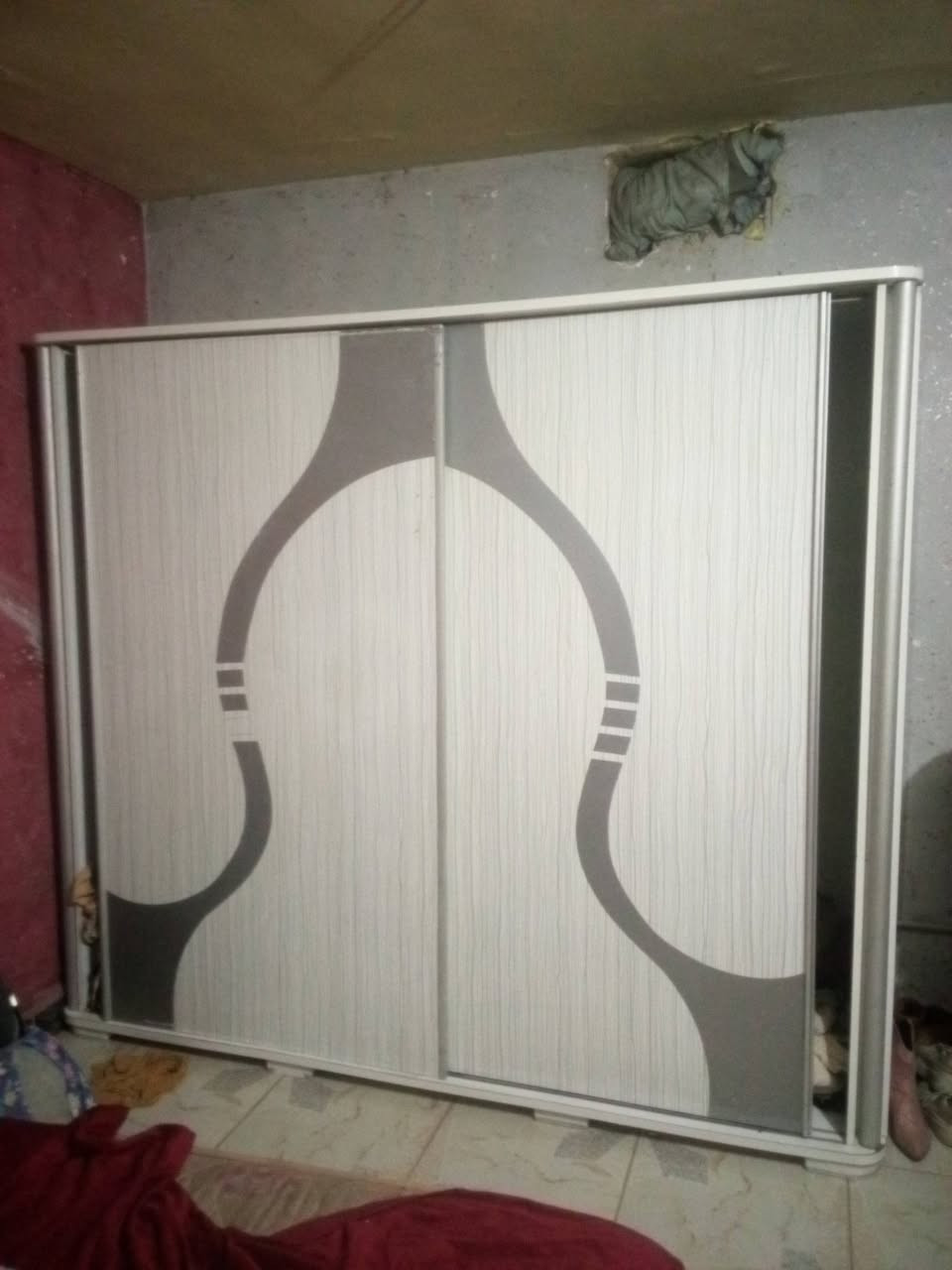 اخوان غرفة تركية كلش نضيفة البيع مستعجل كنتور سلايت العنوان بغداد جسر ديالة رقم  ***********
