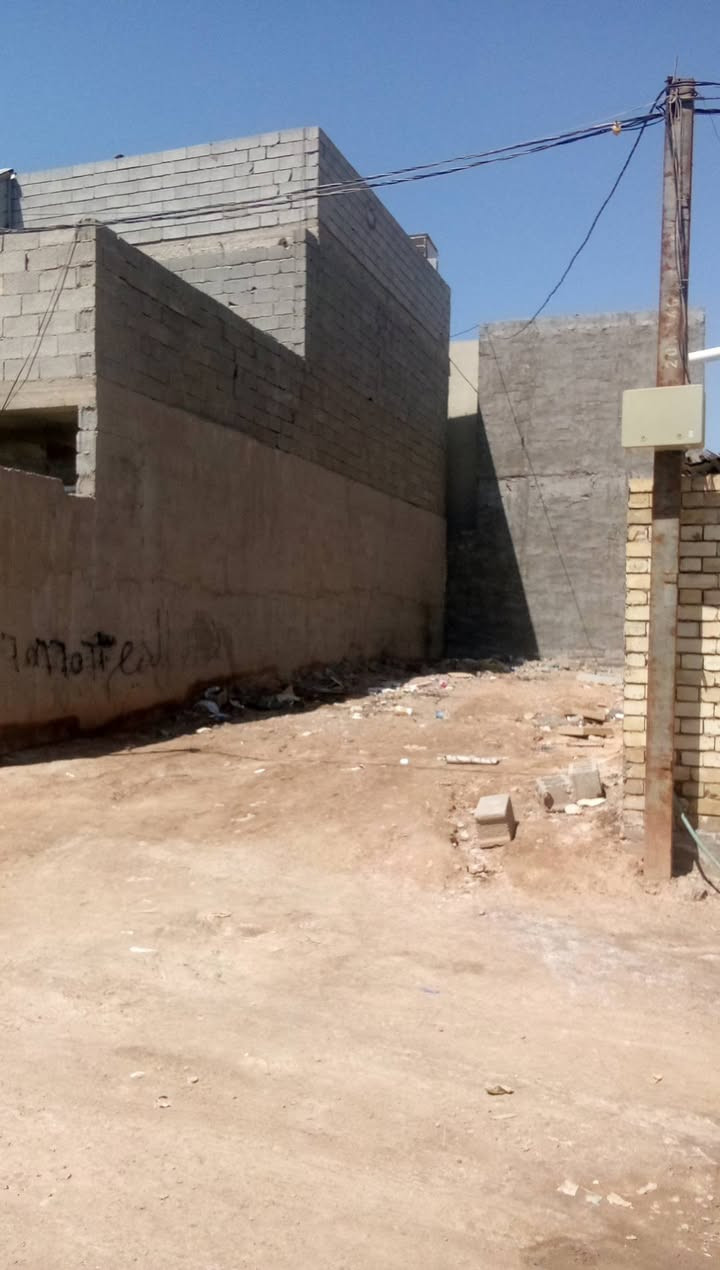 سلام عليكم كاع البيع 75بل كرغوليه يم سدة مال جبور تبعد عن شارع العام دقيقتين السعر 22وبيهه مجال مكان راقي ***********
