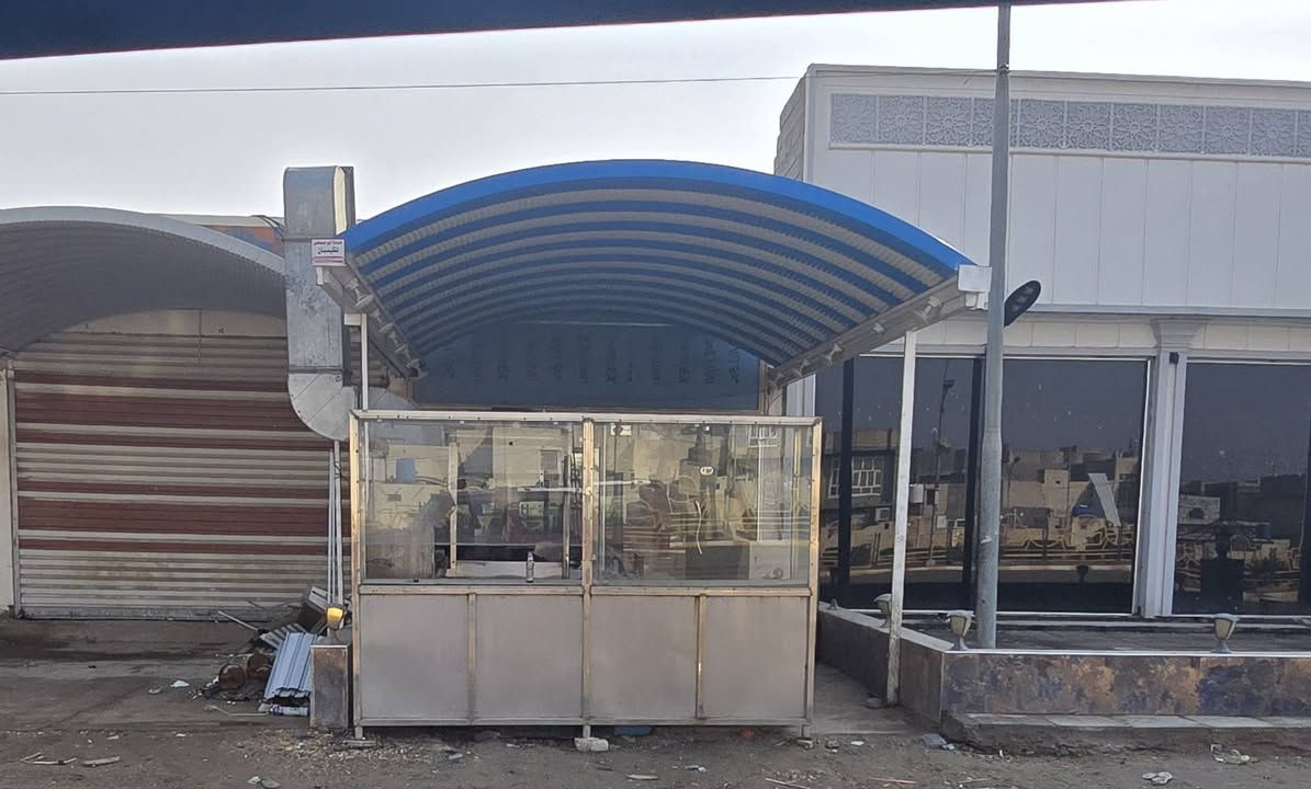 صانعة ثلج استخدام موسم واحد ماخذه 700السعر الحالي 450
طباخ 3عين مع ملحقاته السعر 100
دكت الطول 2متر 75000
مشاعل شوايه گص الحجر الاصلي عدد 5القطعه 15
باترينه سل ستيل ثقيله القياس 3متر السعر 300العنوان الناصريه قضاء الفجر ***********
