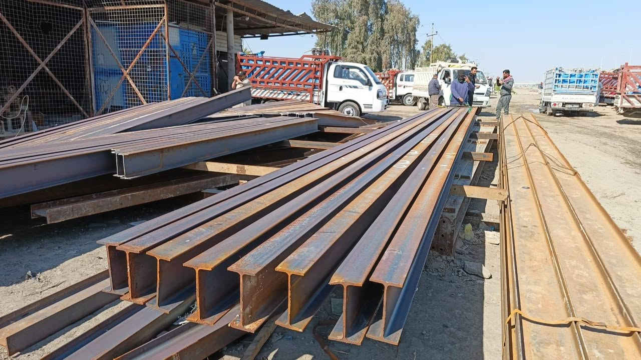 جملون جديد غير مستعمل 
الطول 30 متر 
والعرض 18 متر 
والرتفاع 6 متر 
المساحه الكليه 540 متر مربع 
السعر 13 مليون دينار عراقي 
للستفسار ***********
