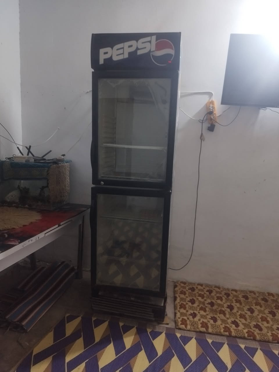 عارضة مشروبات غازية للبيع
طابقين وسعرها مناسب 
متواجدة بلعلم 
اللستفسار ***********
السعر 150
