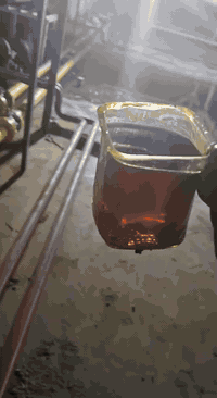 منتوج احمر خفيف السعر.   ٥٠٠. جميع الكميات متوفرة بغداد كرخ ورصافة ٠٧٧...