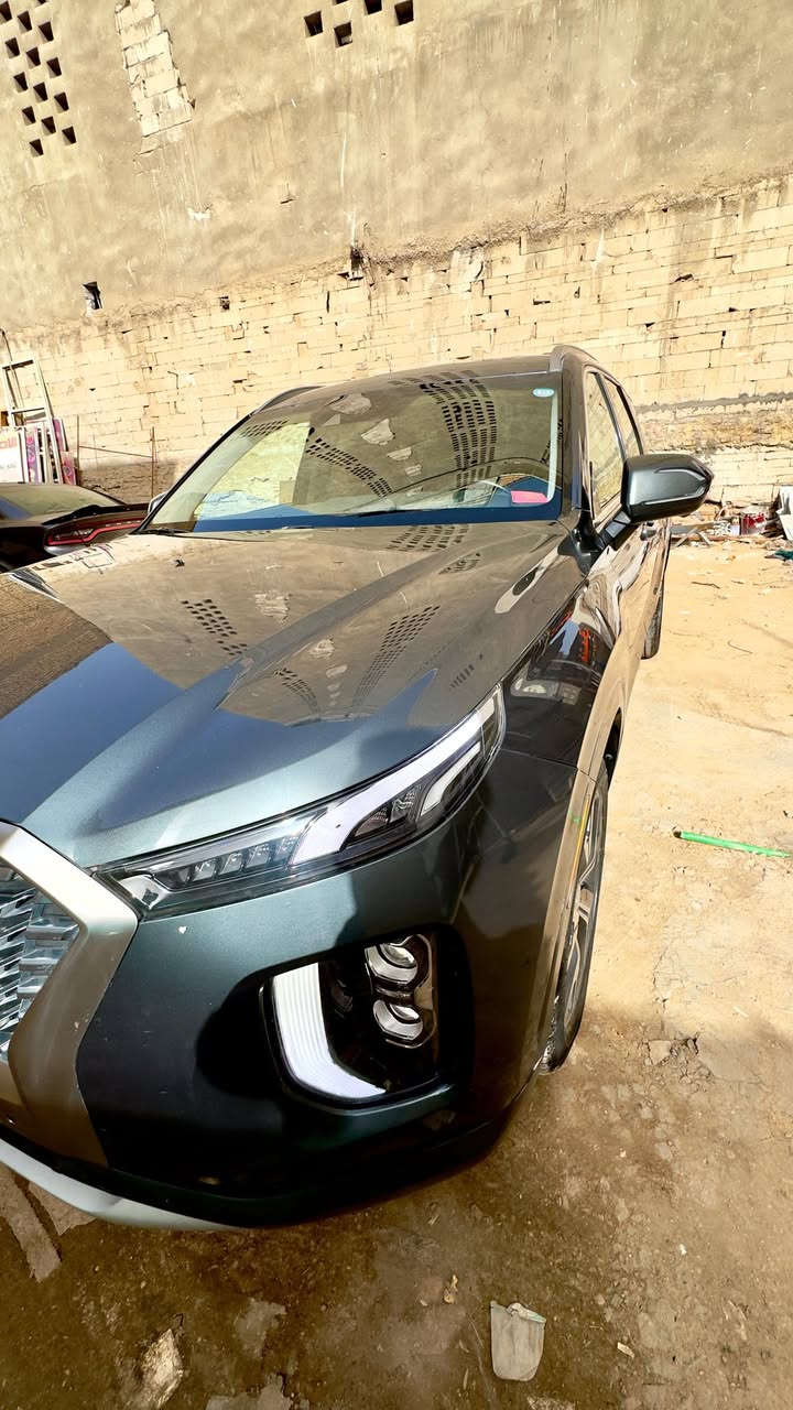 للبيع 
هونداي بلسايد /وارد امريكي

موديل 2022

مواصفات سيارة  

2-كشنات تدفئه تبريد امامي خلفي
 3-كشنات جلد اسود  
 4- 7 راكب vip منفصل  
5-كشنات خزن كهربائي 
6- نظام صوت متكامل
7-ستيرن  تدفئه + هزاز ستيرن 
8-شفتات ستيرن مع تحكمات كاملة 
9-خمسة كامرات 360 درجة
10-كامرة دواره 
11-لايتات زنون 
12-لد خلفي 
13-اشارة بالمري 
14-بصمة 
15-بصمة ابواب 
16-سايد بريك كهربائيّ 
18-صندوق كهربائي ( بصمة ) 
18-نظام المنحدرات  
19-بردات خلفي 
20-محرك 6سلندر 3.8L 
21-تشغيل عن بعد و دخول ذكي 
22-اوتو هولد +اوتو ستوب 
23-توقف ذاكي 
24-مثبت سرعة مع مثبت مسارات 
25-تحديد مسارات متكامل 
26-رادارات امامي خلفي جانبي 
27-حساسات امامي خلفي جانبي 
28-شحن وايرليس لجميع المقاعد الامامية والخلفية
29-التبريد مركزي 3 قطع  
حادثها بلصور موجود 
ملاحظة السيارة ب اسمي تحويل مباشر او وكالة
السعر:-280
كربلاء/ للاستفسار 
***********
