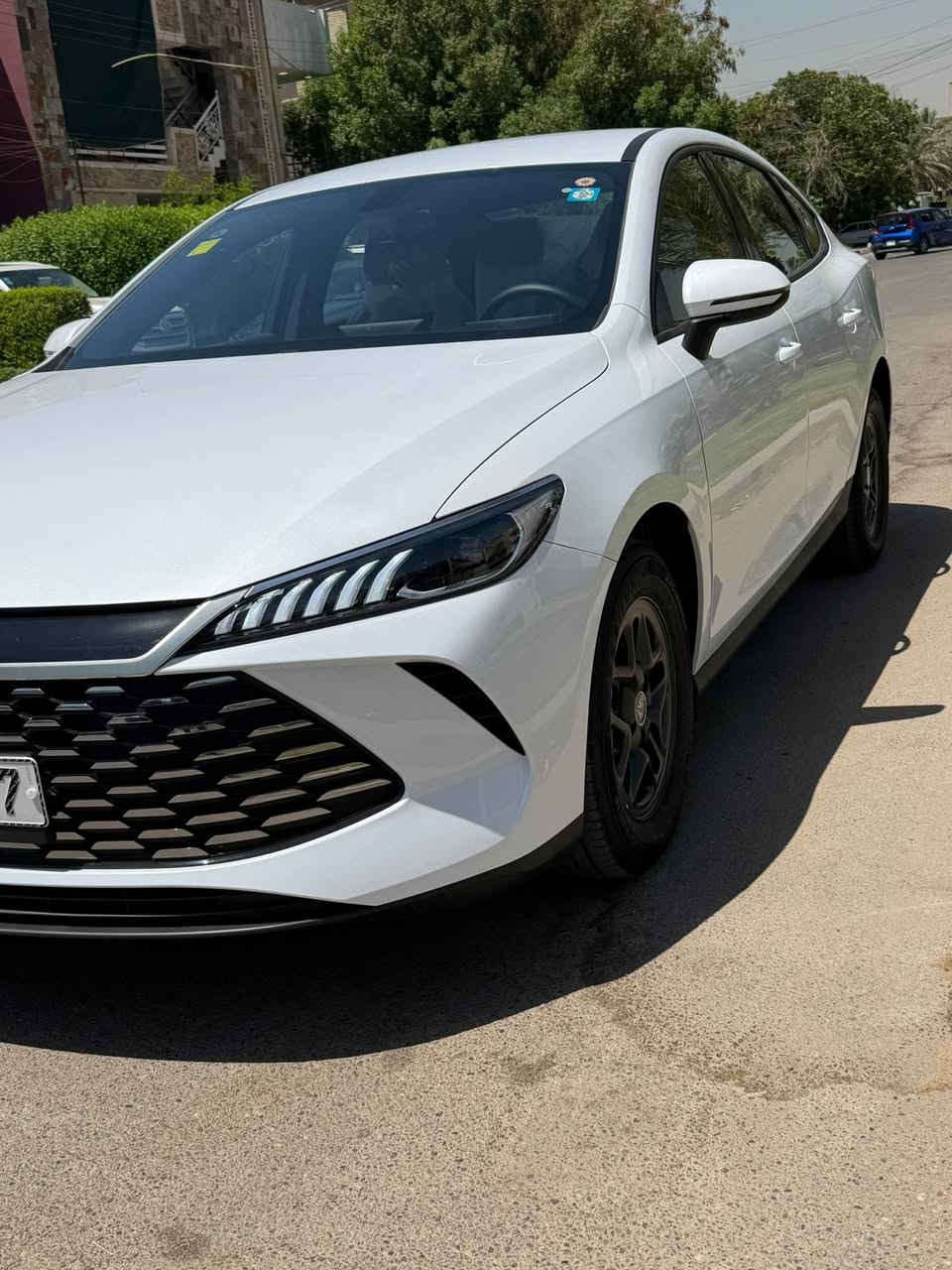السلام عليكم
للبيع byd گن بلاس 2025 

سياره جديده بحالت زيرو شاحنتهه بعدهه ما مستخدما 

ماشيه 2 ألف قابل لل زيادة 

كفاله عامه  رقم بغداد بسمي تحويل مباشر  داخل زيتوني 
بمواصفات كن بلاص معروفه 
السعر شراي يتصل 
مكاني بغداد السيدية  
 رقم الهاتف :***********
