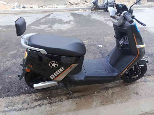 دراجه شحن للبيع عنوان الشعب
الدراجه عطله بطاريات كلشي شغل بس تحتاج بطاريه ابيعه عله عطله 
السعر خاص 
***********
