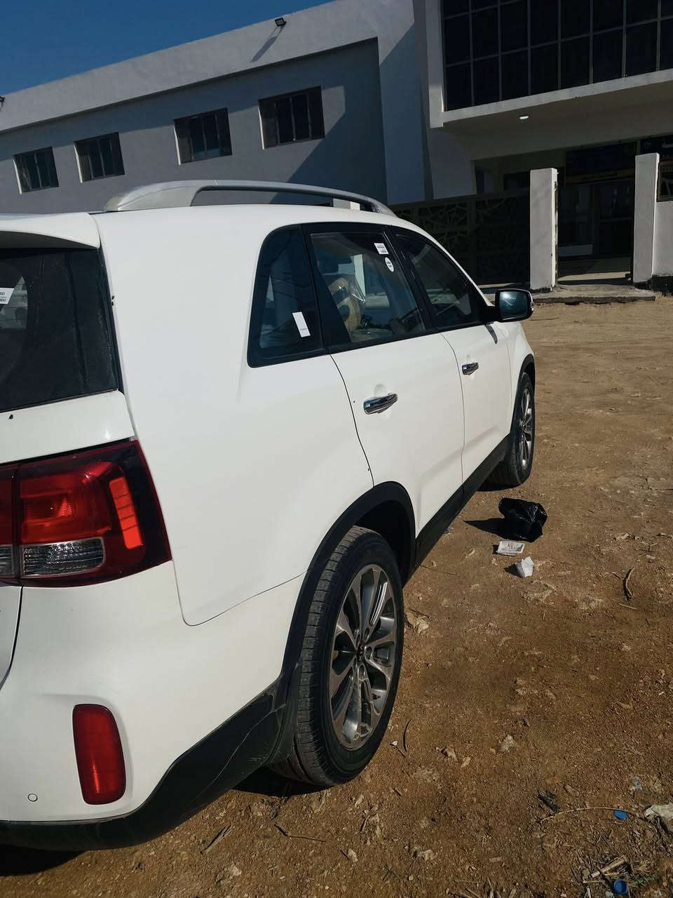 سورنتو 2014 فول مواصفات كفاله عامه 6 سلندر رقم بغداد مكان السيارة نجف للاستفسار ***********
