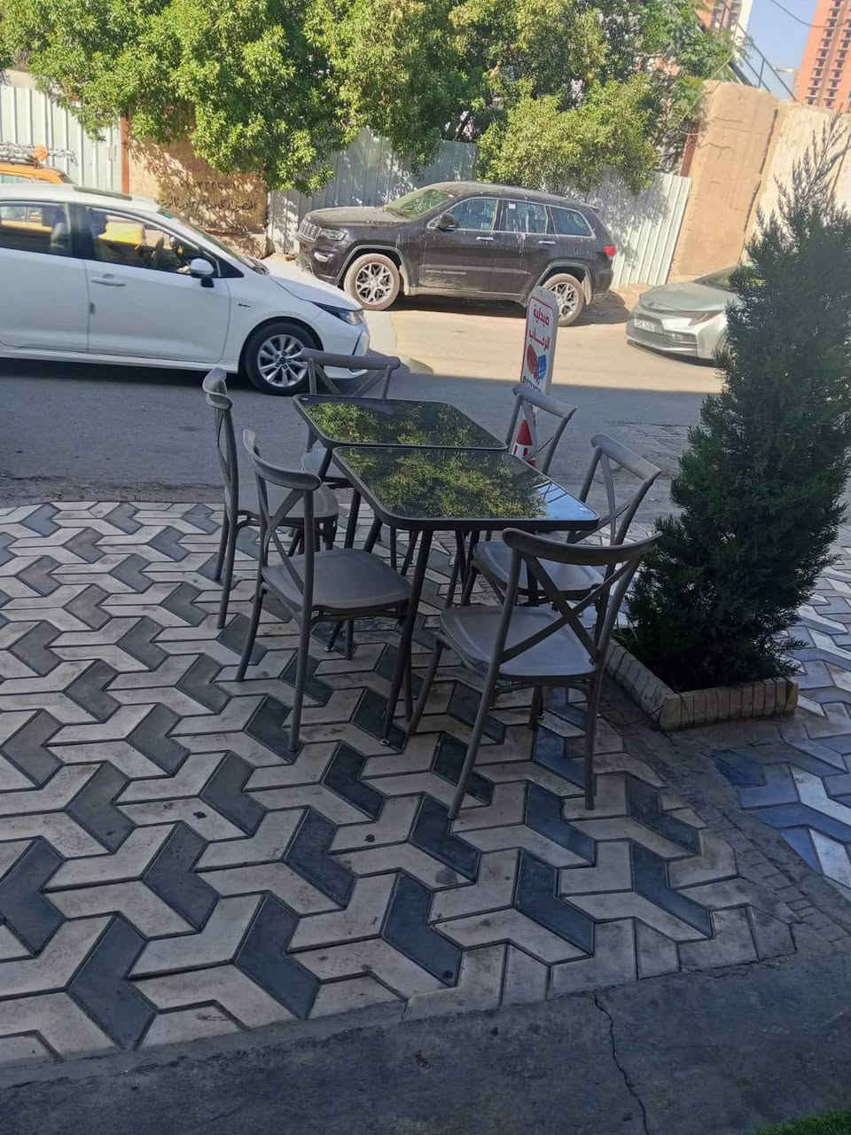 السلام عليكم ورحمة الله.
اغراض مطعم للبيع 
ثلاجه ومجمدة نظيفات جدا استخدام شهر واحد  فقط 
دكت 20 متر مع بوجه امريكيه استخدام شهر فقط
قلاية ايطاليه حوضين 
مراوح جدارية
2ميز مع كراسي 
للاستفسار الاتصال بلرقم ***********
