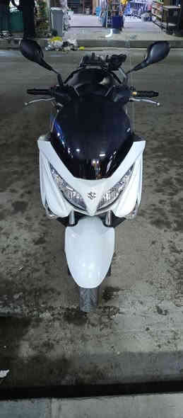 السلام عليكم شباب🤚
دراجه ساسوكي بركمنت موديل 2021🛵
حجم المكينة cc 200
الدراجه مكفوله كفاله عامه جدا نظيفه
مكاني بغداد الدوره🏘️
للاستفسار اتصال ***********☎️
, السعر 21 ورقه وبيه مجال🫵🫵
علما ان الدراجه تحتوي على صندوق
