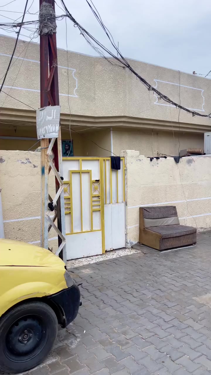 السلام عليكم بيت مساحة 130 واقع حال 135 جبهة 8 الغرير الفرع الاول مدخل المستوصف زراعي سند 25 السعر 96 قابل للتفاوض للاستفسار ***********
