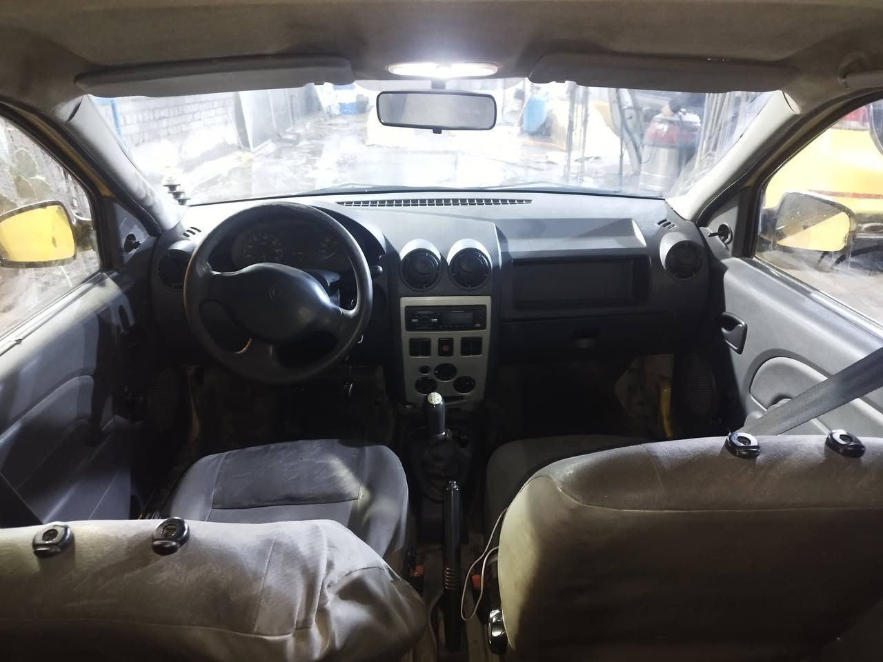 السلام عليكم رينو لوكان موديل ٢٠١٠ سيارة كير مكينه تبريد صدر كله جديد تخم تاير سيارة مصبوغه حزام للجماليه بيهة طخه بلجاملغ الخلفي فقط عارضه 32 السيارة مصفرة هيئه وغرامات مشروع وطني رقم التلفون ***********
