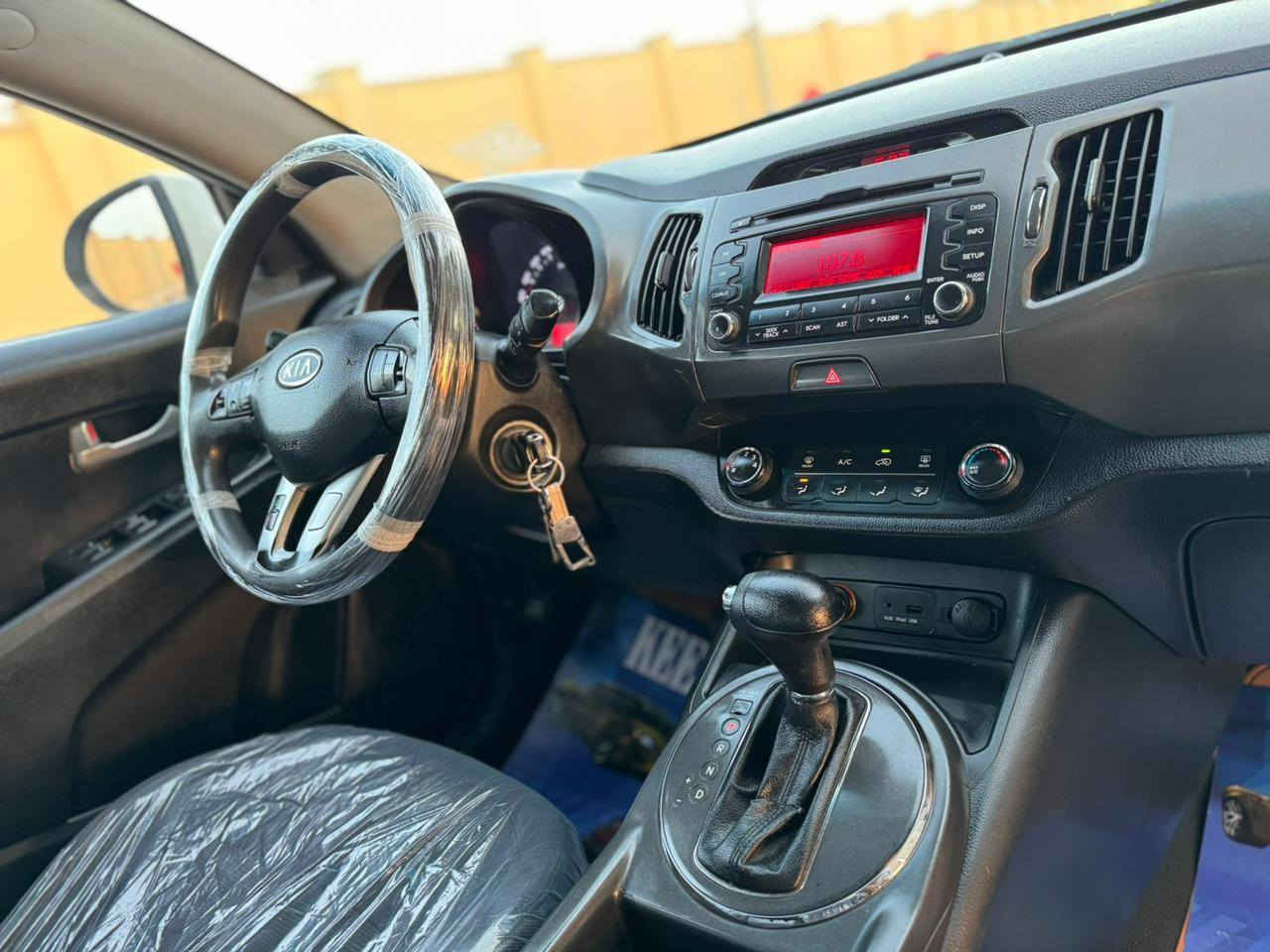 سياره سبورتج نضيفه متعوب عليه خوش سياره مال جناي  مناقصه برغي سياره مكفوله من كلشي  خليجي مديل ١٢ رقم ذي قار مشروع وطني لوحات جدد مداور شوكت متريد تبريد حداديه  تايرات  كله جديد مكينه كير كفاله سعر ١٤٥ وبيه مجال مكان ذي قار
رقم***********
