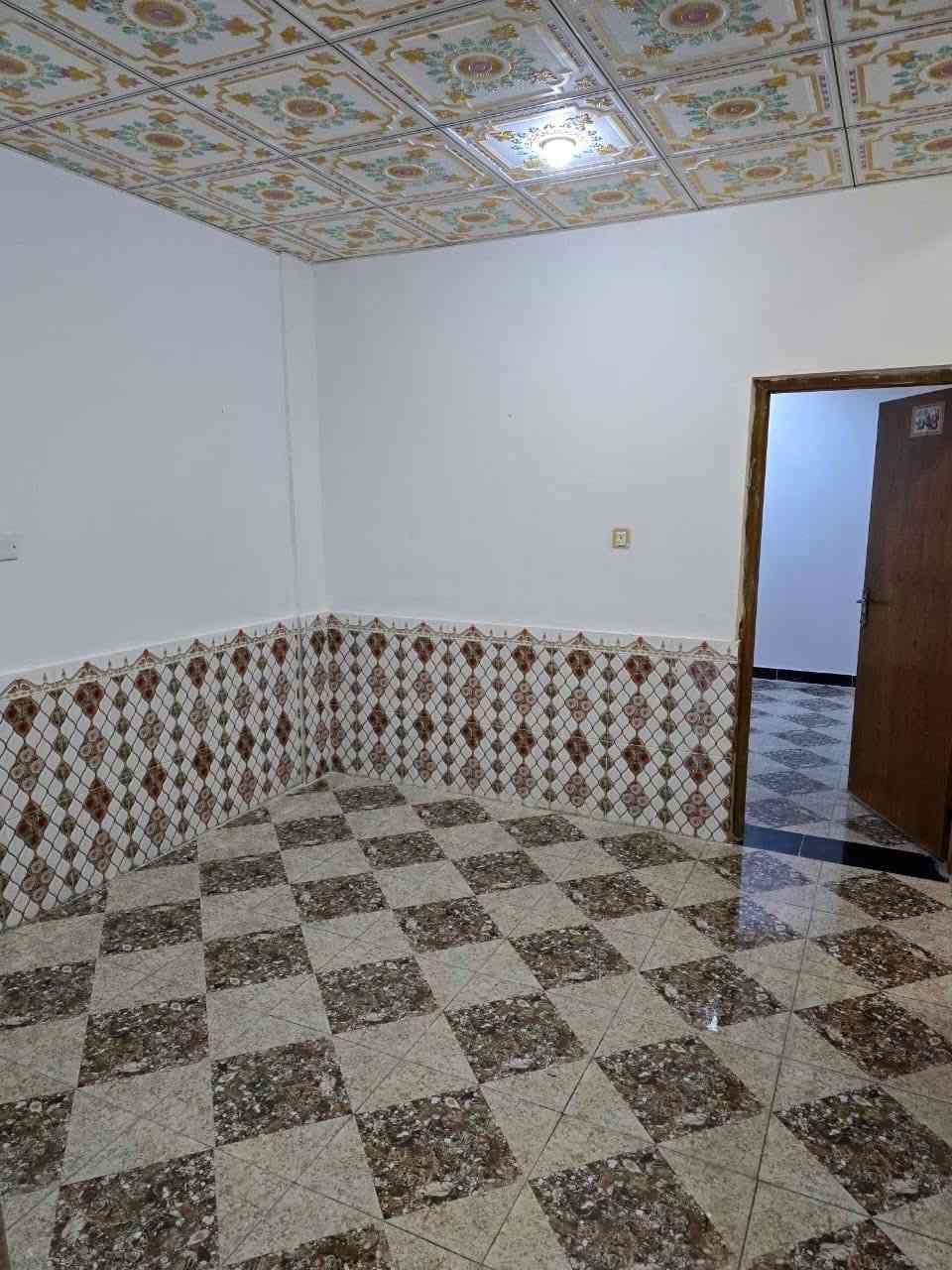 🔶(شقة ارضية للايجار )🏡✅

🔹(الموقع الجمهورية الثانية )

🔸(تحتوي على/ غرفة منام/ صالة / مطبخ / صحيات/  )

✔️✔️ المساحة (50) متر //

 // سعر الاجار (350) الف غير قابل للتفاوض   //

🔻(عنوان شركة الجوادين للاستثمار العقاري )
  
الجنينه /نهاية /شارع المصلحه / قرب سوق الجبيلة ) 

//لطلب والاستفسار الاتصال على الارقام لتالي//

واتساب +اتصال ***********
واتساب + اتصال ***********
