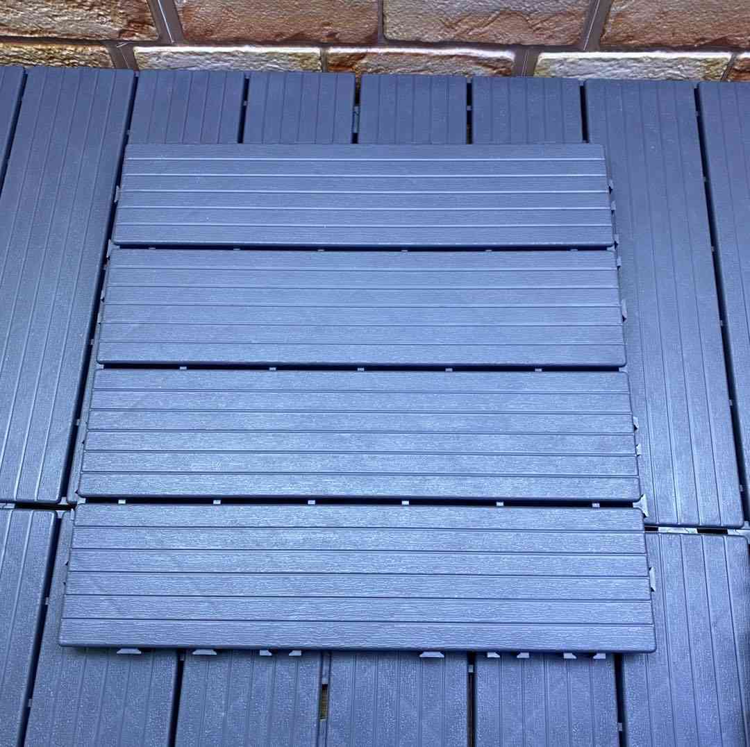 ارضيات بلاستك

أرضيات بلاستيك – الحل العملي للترتيب
كاشي بلاستيكي بنظام التعشيق، يوفر مظهر مرتب ونظيف للمساحات الخارجية والداخلية بدون الحاجة لعمال أو مواد بناء.

وين تكدر تستخدمه؟

• حول المسابح: مادة مانعة للانزلاق وتصرف المياه بسرعة من خلال الفتحات.
• الحدائق والمنزهات: لعمل ممرات نظيفة فوق الثيل أو التراب.
• البلكونات والأسطح: يحول الأرضية الصبة إلى مكان مرتب وسهل التنظيف.
• المناور والطارمة: يمنع تجمع مياه الأمطار بفضل قاعدته الشبكية.
• أرضيات الكراجات: يتحمل الأوزان وسهل الغسل بخرطوم المياه.

المواصفات الفنية:

• القياس: 30 \ 30 سم  (الارتفاع 2 سم).
• التركيب: نظام "كليك" يدوي، تكدر تركبه وتفتحه بنفسك بكل سهولة.
• المادة: بلاستيك (Polypropylene) مقاوم للرطوبة والحرارة.
• متوفر ٤٠ قطعه تغطي مساحة ٣.٦ متر مربع او ١٢ متر طول

🚚 خدمة التوصيل متوفرة لكافة المحافظات.

#أرضيات #مسابح #حدائق #بلكونات #ديكور_عراقي #تجهيزات_منزلية #العراق #بغداد #كاشي_بلاستيك


**إذا كنت صاحب هذا الإعلان وتريد حذفه لأي سبب، رجاءا أرسل رسالة إلى الدعم الفني**