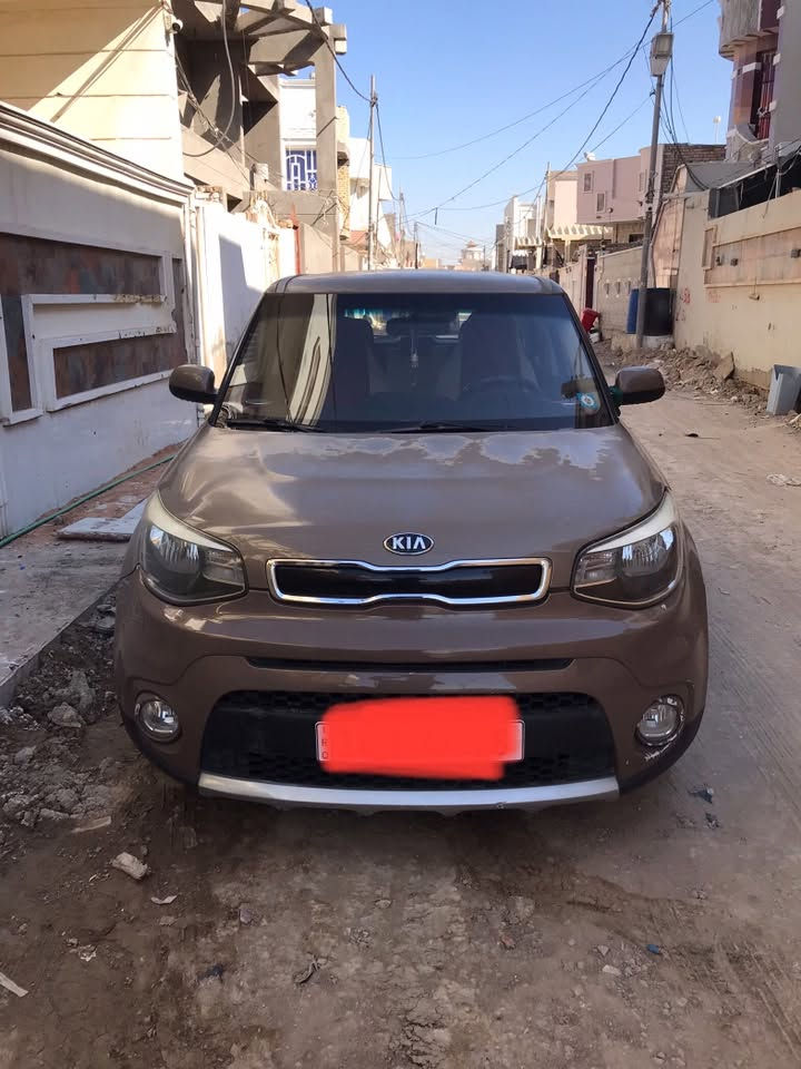 السلام عليكم
كيا صول موديل 2015
وارد امريكي مكينه 2000
رقم بابل سنويه لل2030
بيها جاملغ الايسر مصبوغ 
السيارة جاهزة من كلشي 
تبريد جديد 
حدادية جديدة 
مكينه خير من الله 
للأستفسار ***********
مكان السيارة بالديوانية
السعر 115
