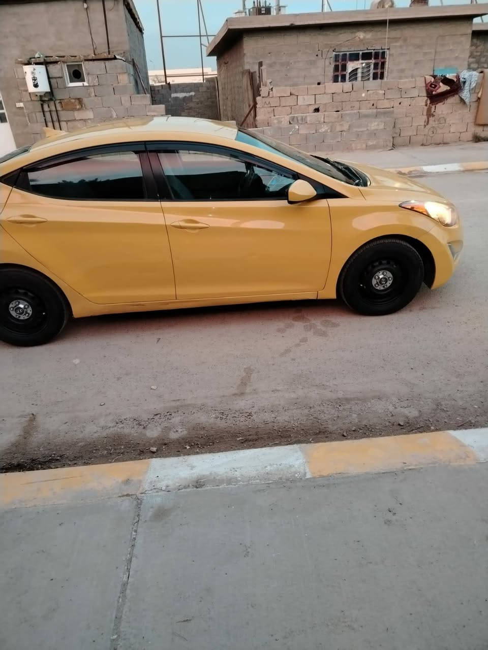 السلام عليكم / للبيع هونداي النترا وارد امريكي رقم بغداد موديل 2012 محرك 1800 مال گصه قبل شهر شاده وگير مال گصه صدر امامي خلفي جديد تخم تاير كهربائيات كلها شغاله بچم كبس شواصي ولغود كفاله ليبل واحد عدا قبق الجنطه مبدل بلادي يوجد ظرر بصيط نهاية راس الشاصي الخلفي والباقي كفاله سنويه لغاية ال 27 مكان السياره الانبار فلوجه الاتصال ع (***********) ك (***********)
 السعر  98 مجال للبيع فقط ملاحظه السياره بدون دواخل عدا الظرر المذكور
