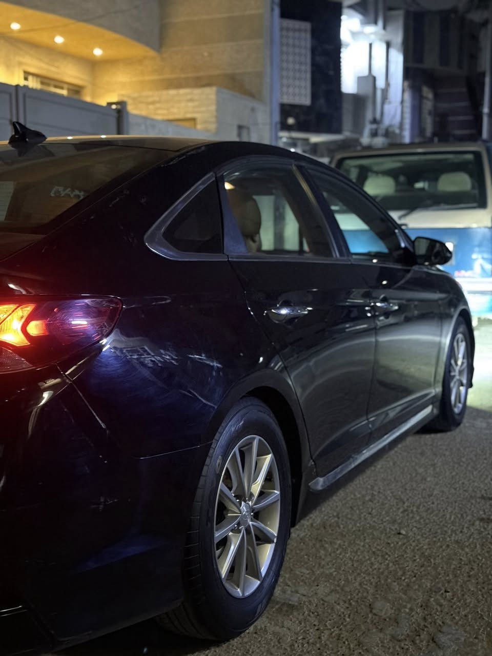 سلام عليكم سوناته 2018 للبيع رقم كربلاء سيارة وارد امريكي حادثة جاملغ و بنيد و بيهة اربع اصبع بل قامرة خسفة ما مصلحة ع وضعيتهة بعدهة يعني ترجع ع بارد 
موصافت عادي حلوة نص فول رادرات كامرة دوارة بعد بيهة مواصفات حلوة شاشة كبيرة سيارة كلش جديدة ونضيفه بعد احلة من الصور 
العنوان بغداد الحرية 
***********
