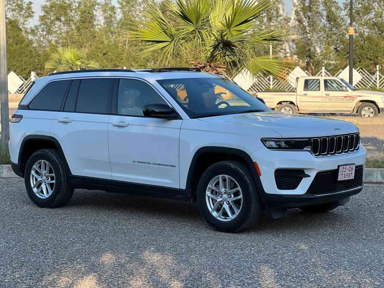 JEEP GRAND CHEROKEE,  LAREDO 20224
 كاتي تترقم شمالي شرط
حجم المحرك V6(3.6L)
عداد المسافه 28 الف
  
المواصفات : LAREDO فول معروفه
سقف سلايد 
بصمة تشغيل
بصمة ابواب
رادار امامي (تحديد مسار)
رادار جانبي (نقاط عمياء)
رادار خلفي (تحذير من الاصطدام)
كامره خلفيه + حساسات
دفع رباعي 4×4
شفتات + تحكمات استيرن 
كشنات جلد + كهرباء
تبريد مركزي قطعتين
تحكم وضعيات القيادة Drive modes 
شاشة دشبول ديجيتال
كير ماوس
شاشة كبيره 
اوتو ستوب Auto Stop
أوتو هولد Auto Hold
منافذ USB+AUX
مانع انزلاق+ABS
وبقية المواصفات معروفه
كير مكينه شرط 
العنوان كركوك
الحادث سياره بدون ارباك بدون دواخل شرط بيها فقط بخ أمريكا ٥ قطع بدون ضربه 
للاتصال *********** للبيع او مراوسه حسب القناعه كركوك, العراق
