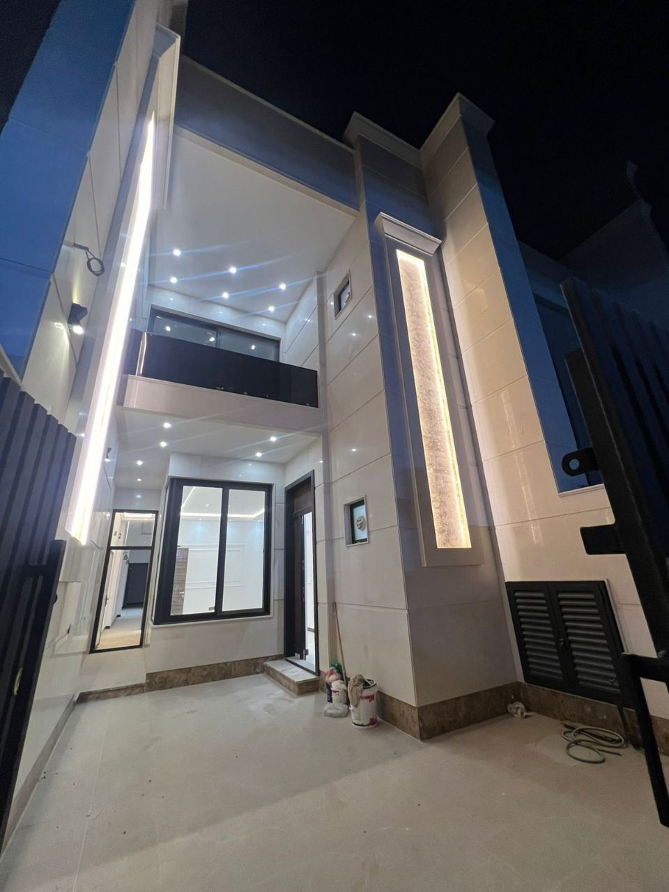 للبيع دار سكن بناء حديث درجة اولى 🏦

المساحة 150م 📏 واجهة 5 * نزال 30

📍 زيونة محلة 710 مربع ماهر عبد الرشيد

يحتوي على 4 غرف نوم واستقبال وحولي ومطبخ وخدمات

لمزيد من الاستفسارات مراسلة الصفحة او التواصل على الرقم الآتي:

☎️ *********** / شركة الجوهرة 💎

او زيارة موقع الشركة الكائن في:

📍 زيونة - محلة 710 - شارع القاعة الملكية - مقابل جسر الأمانة

🔍الشركة مجازة رسمياً من غرفة تجارة بغداد - إستثمر بأمان 🔎

📝 نستقبل كافة طلباتكم وعروضكم وعلى مدار الساعة ⏱️

"اتصل بالجوهرة والي تريده تبشره"💎
