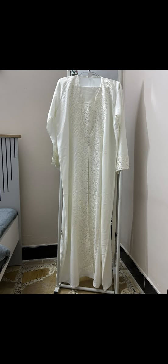 كلابيات جديده غير مستعمله مع شال ٣قطع
2قياس L واحد قياس M سعر القطعه ٤٥ بيه مجال قليل


**إذا كنت صاحب هذا الإعلان وتريد حذفه لأي سبب، رجاءا أرسل رسالة إلى الدعم الفني**