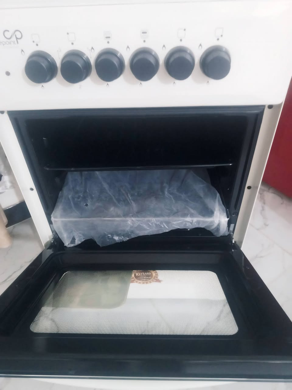 طباخ للبيع جديد مامستخدم بل كارتون لونه كريمي ***********
